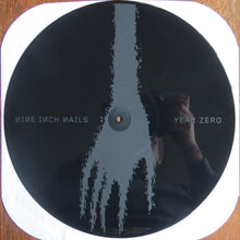 Load image into Gallery viewer, Nine inch nails - Year zero - US double LP etched disc
